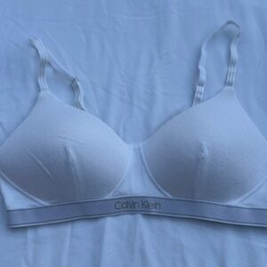 Calvin Klein Women’s White Wireless Seamless Bralette